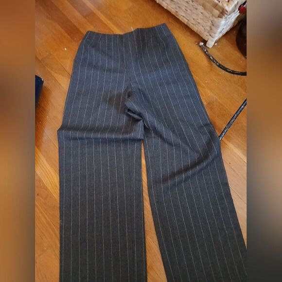 Joan & David Gray Wide Leg Trousers with Pinstripe Design Size 6 - Picture 5 of 8